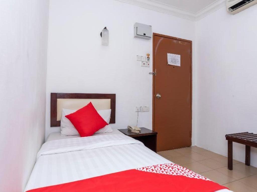 Super Oyo 1114 Neo Pegasus Hotel Segamat Exterior foto